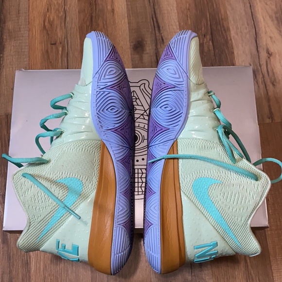 Kyrie 5 SBSP squidward - Picture 7 of 16